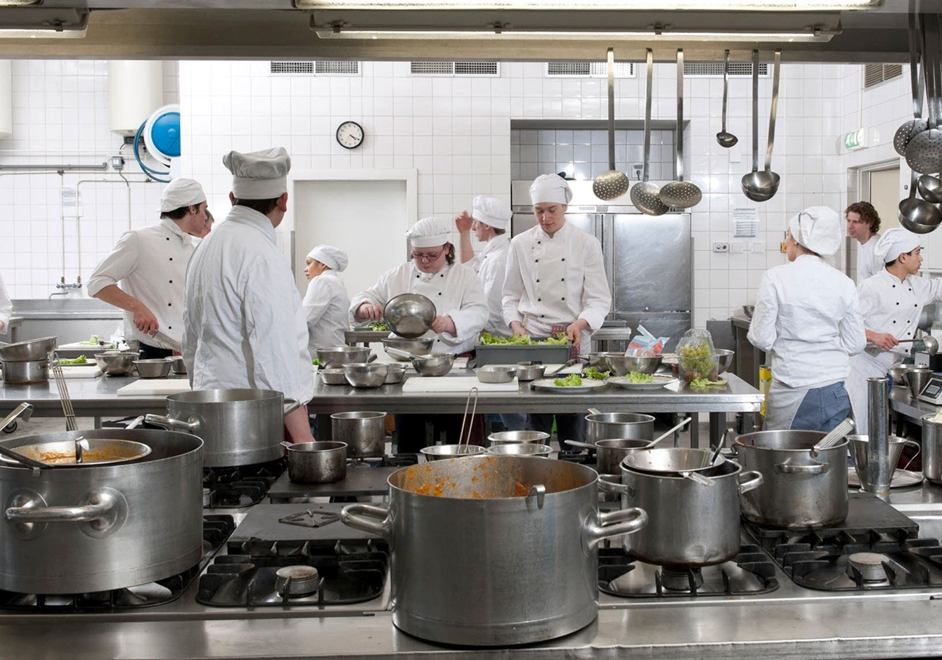 6bc262-splendid-table-cooks-in-kitchen-pidjoe-istock-gettyimagesplus-lede 1 (1)